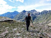 57 Salendo la Valle del Lago